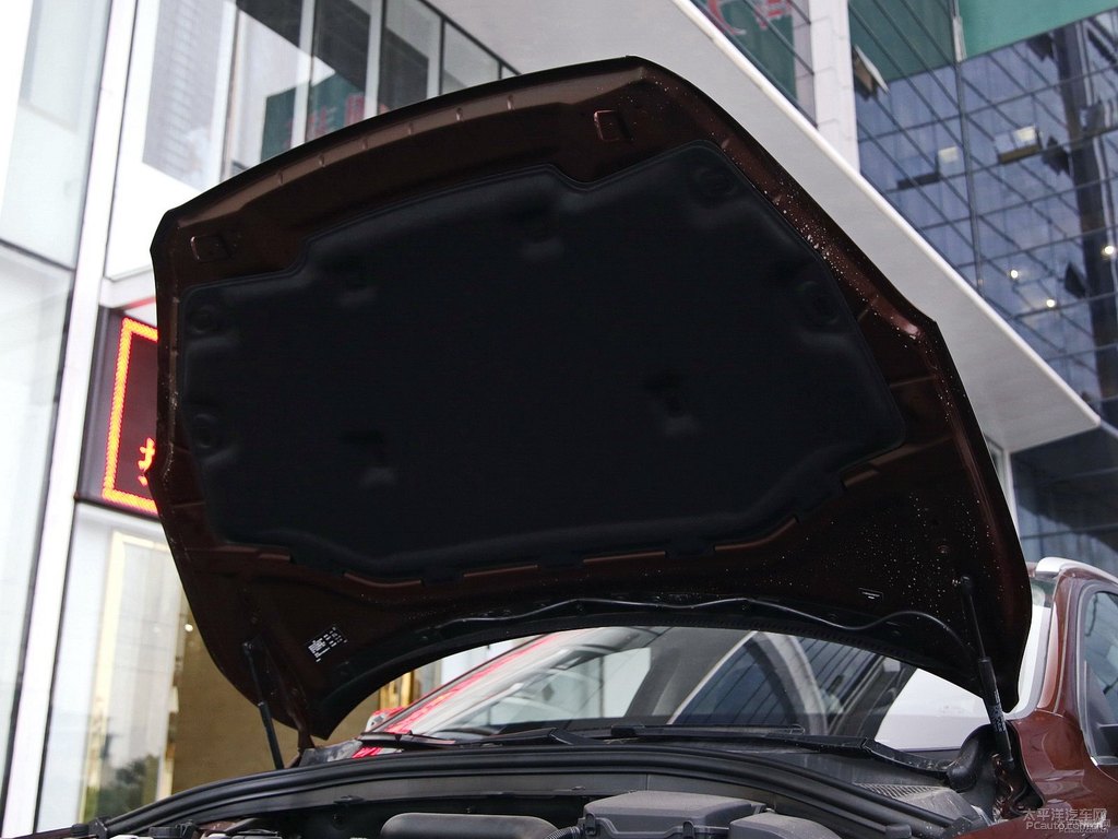 醇咖色沃爾沃XC60發(fā)動(dòng)機(jī)其它細(xì)節(jié)圖片