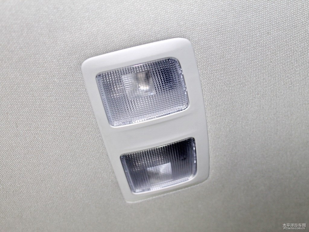 激情紅馬自達3 昂克賽拉車廂內飾圖片
