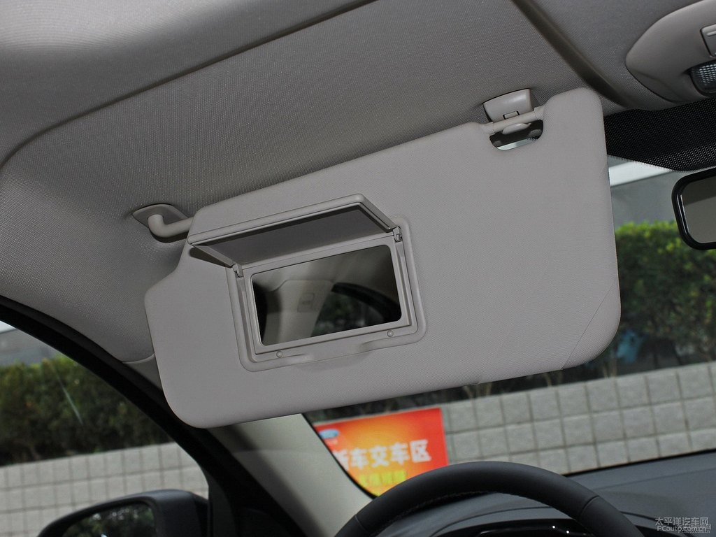 銀砂黑福睿斯車廂內(nèi)飾圖片