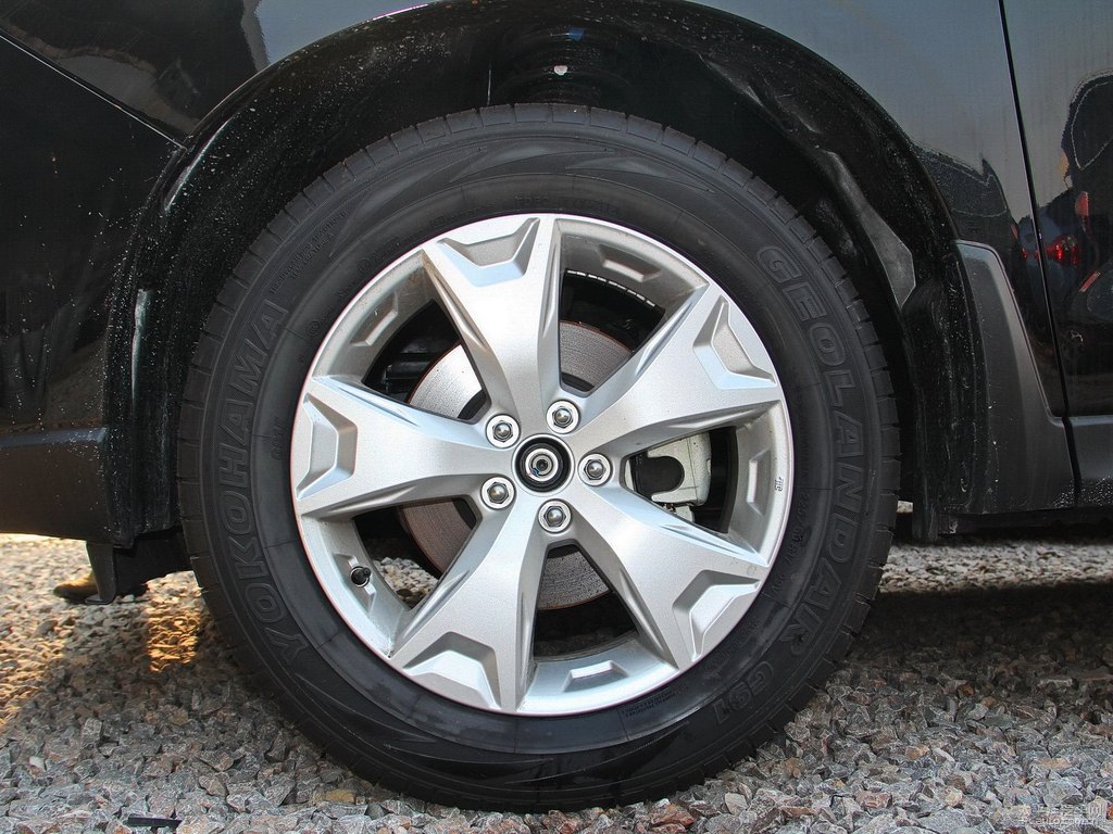 珠光寶石黑森林人車身外觀圖片