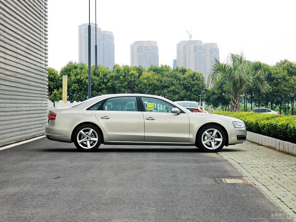 水晶銀奧迪A8L整車外觀外觀圖片