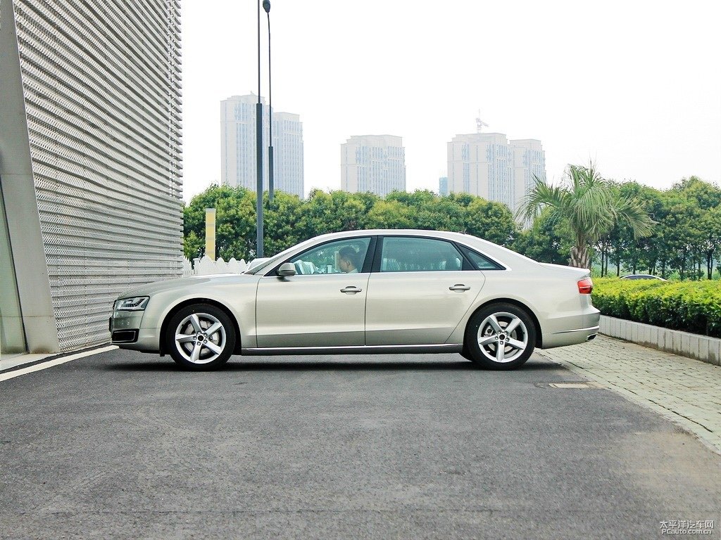 水晶銀奧迪A8L整車外觀外觀圖片