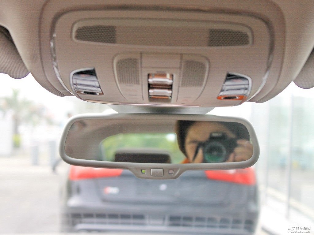 水晶銀奧迪A8L車(chē)廂內(nèi)飾圖片