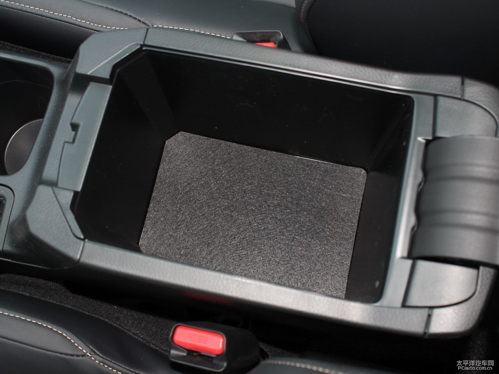 RAV4榮放儲物空間空間圖片
