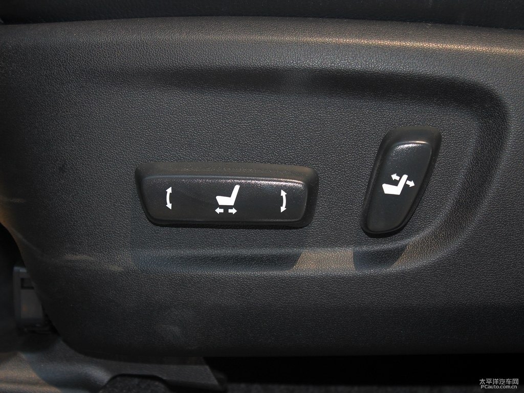RAV4榮放座椅內(nèi)飾圖片