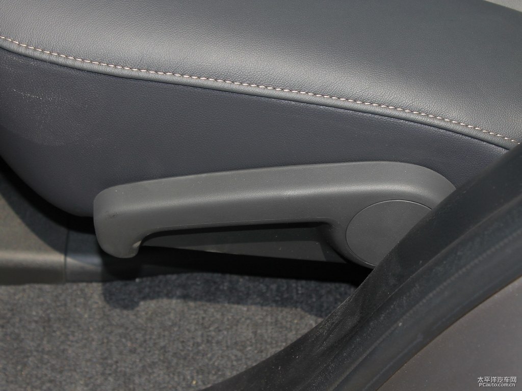 RAV4榮放座椅內(nèi)飾圖片