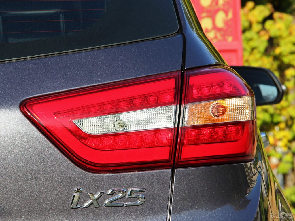 羅蘭紫北京現(xiàn)代ix25車尾外觀圖片