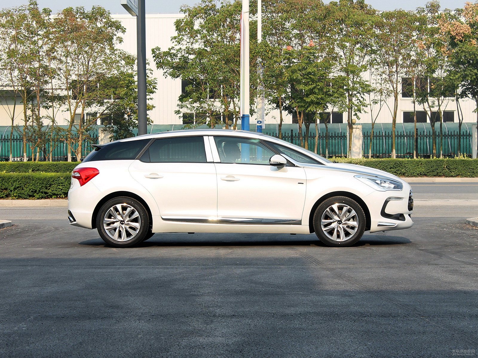 DS 5外觀高清大圖
