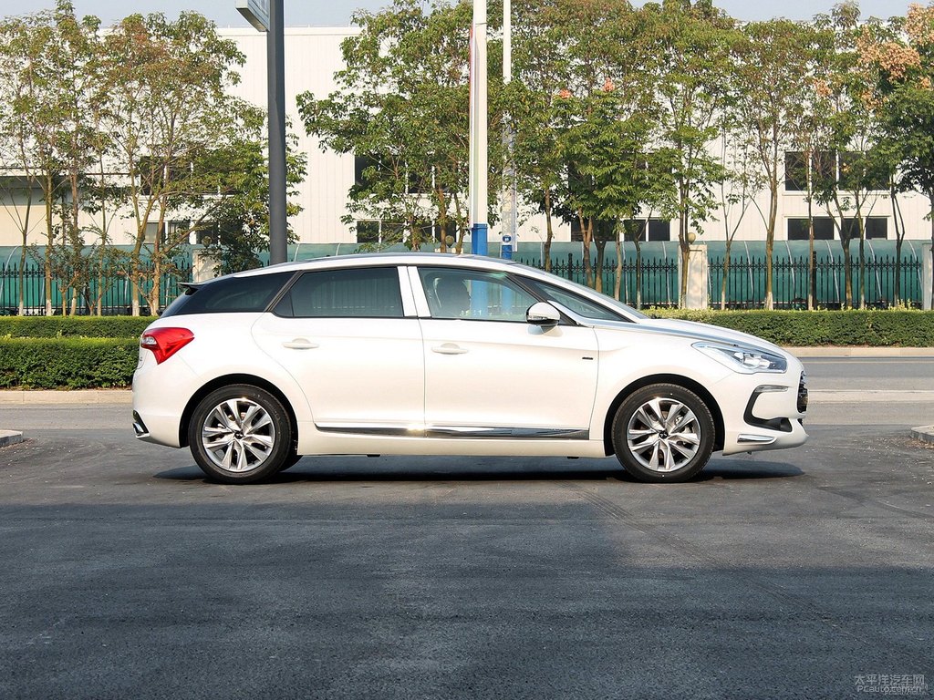 DS 5܇^^DƬ