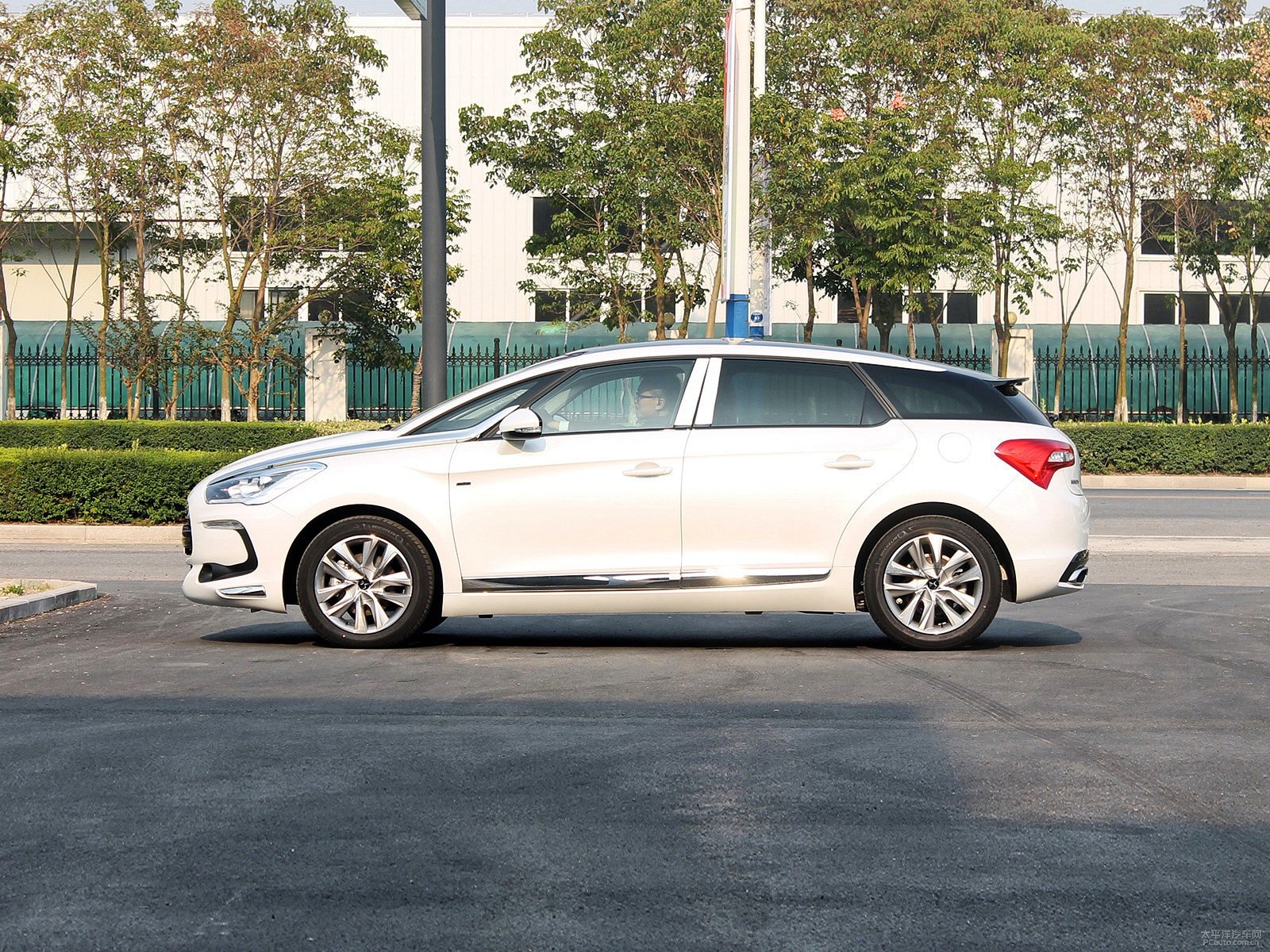 DS 5外觀高清大圖