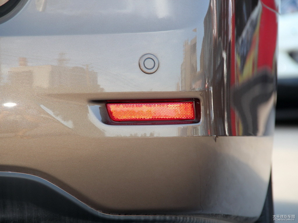 鈦古金軒逸車尾外觀圖片