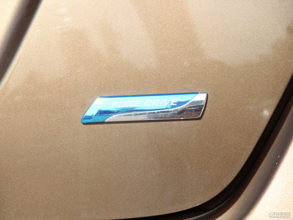 鈦古金軒逸車尾外觀圖片