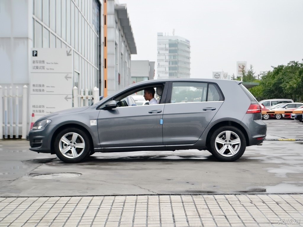 季風灰高爾夫整車外觀外觀圖片