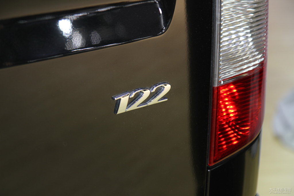 DƬ