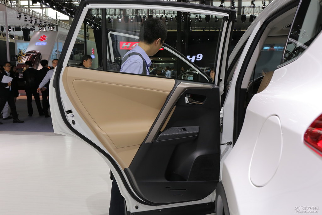 RAV4榮放圖片
