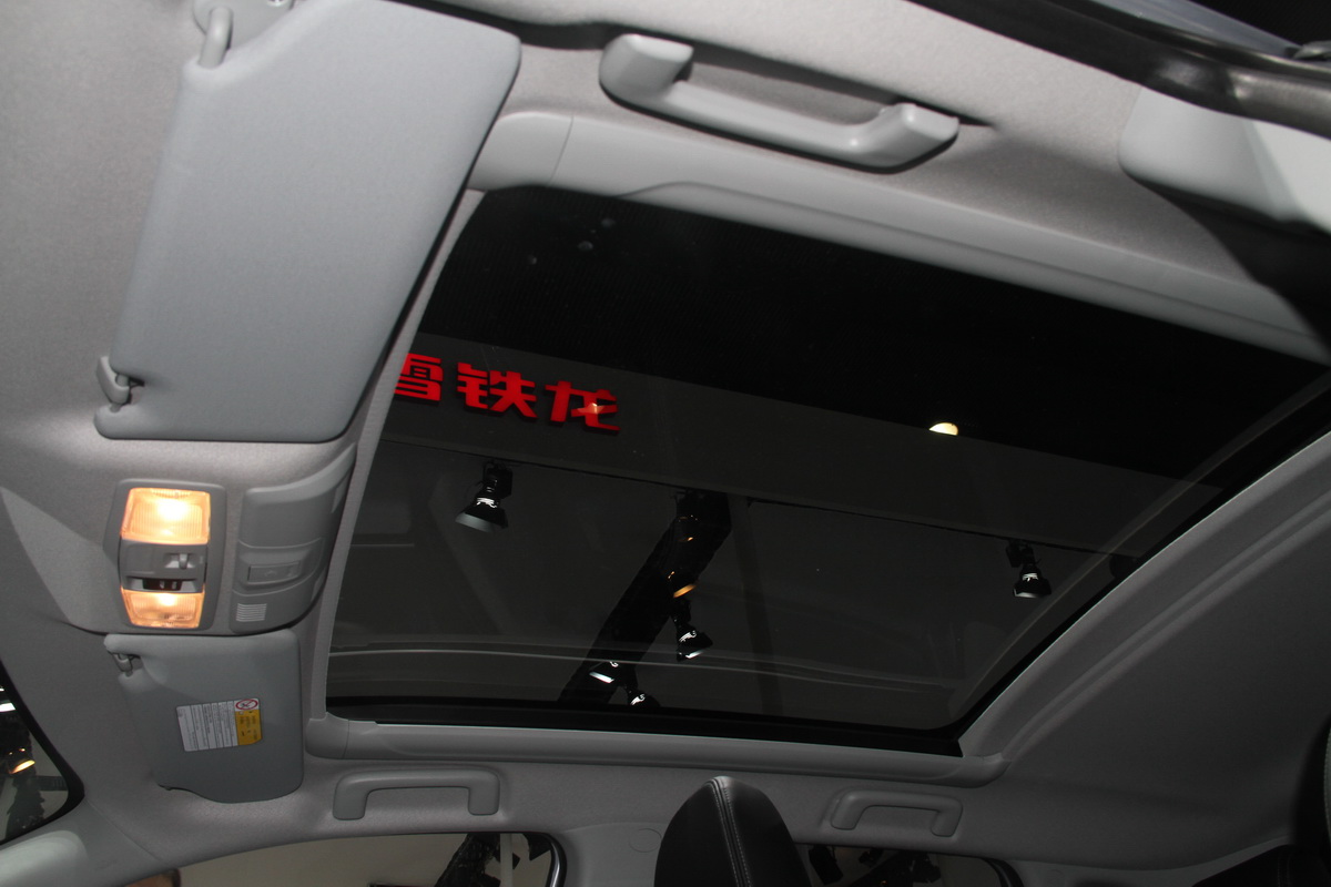 標(biāo)致4008(進(jìn)口)車(chē)展高清大圖