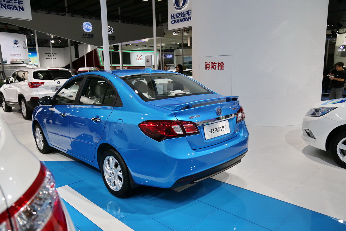 悅翔V5車展高清大圖