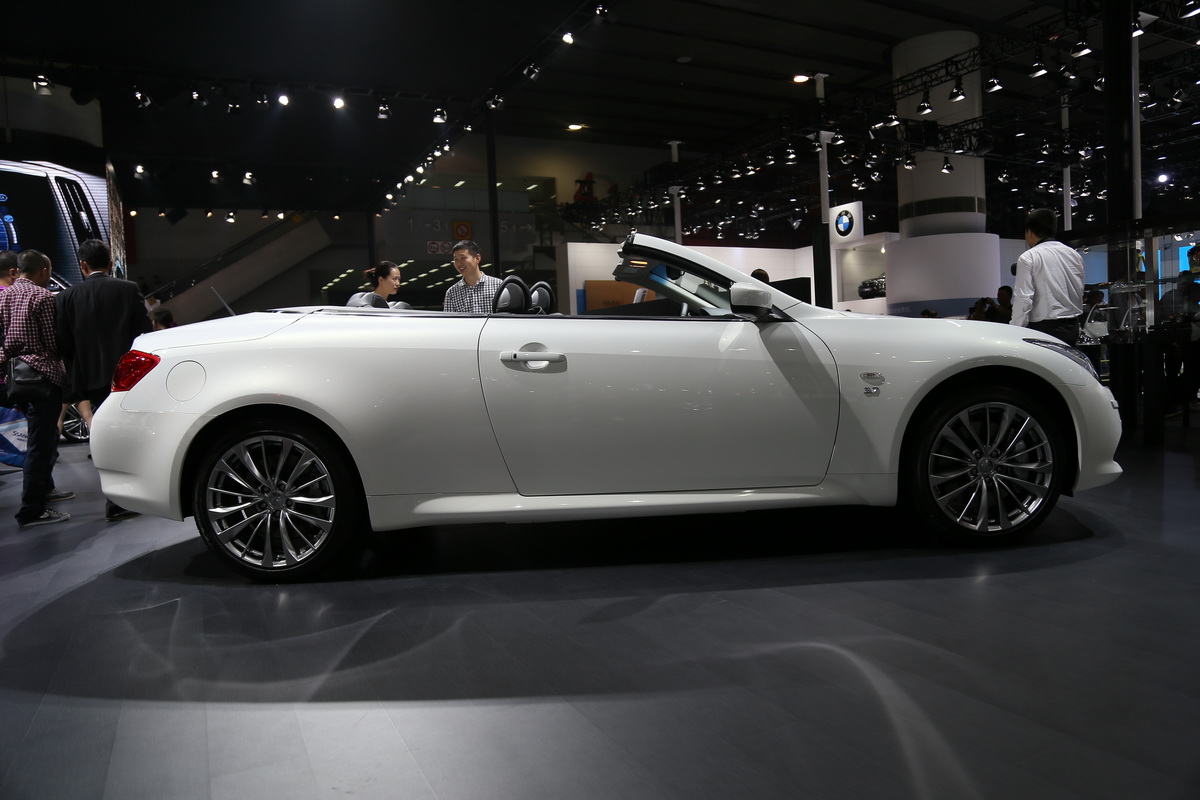 英菲尼迪Q60車展高清大圖