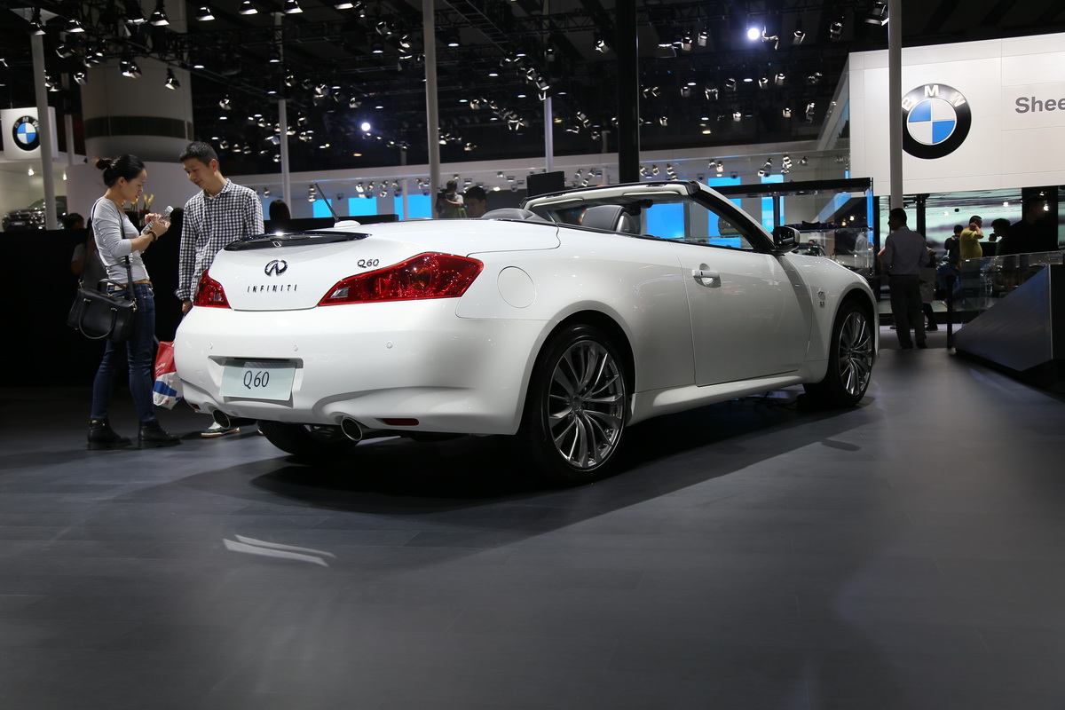英菲尼迪Q60車展高清大圖