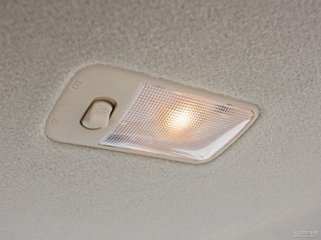 天山白比亞迪F3車廂內(nèi)飾圖片