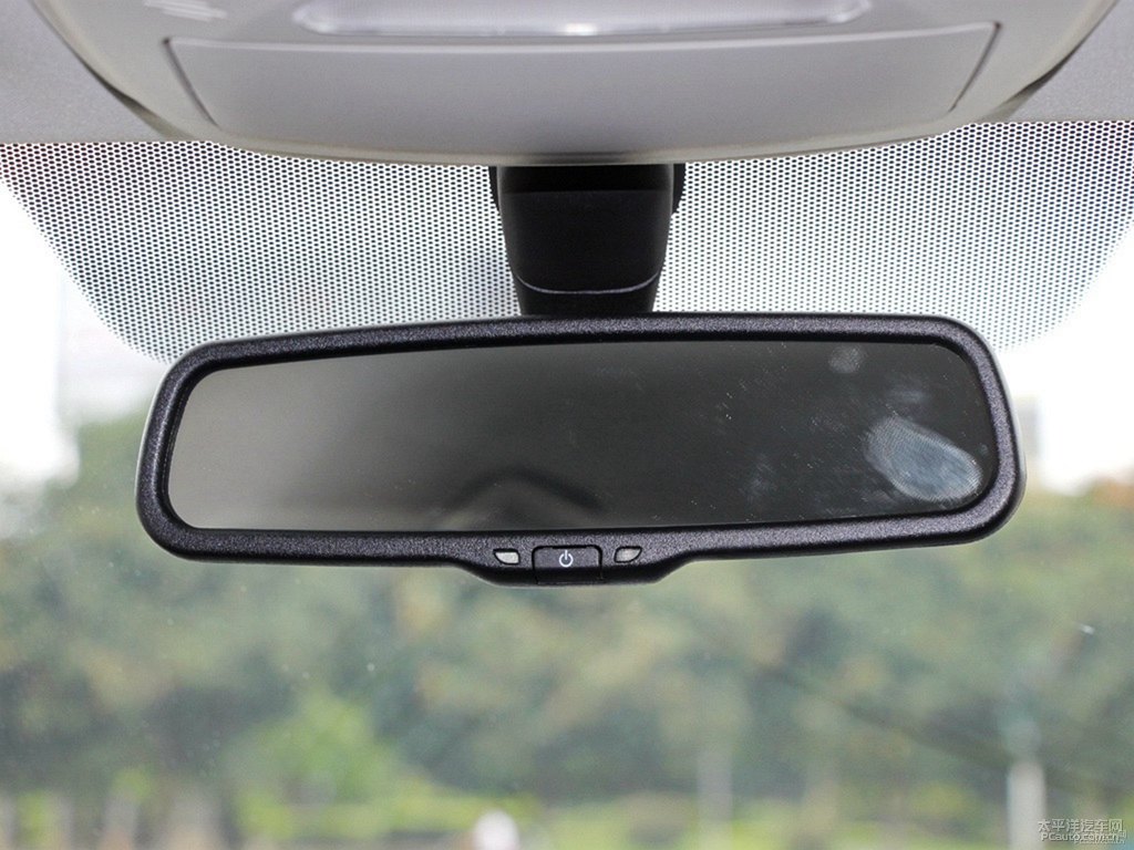 象牙白傳祺GS5車廂內(nèi)飾圖片