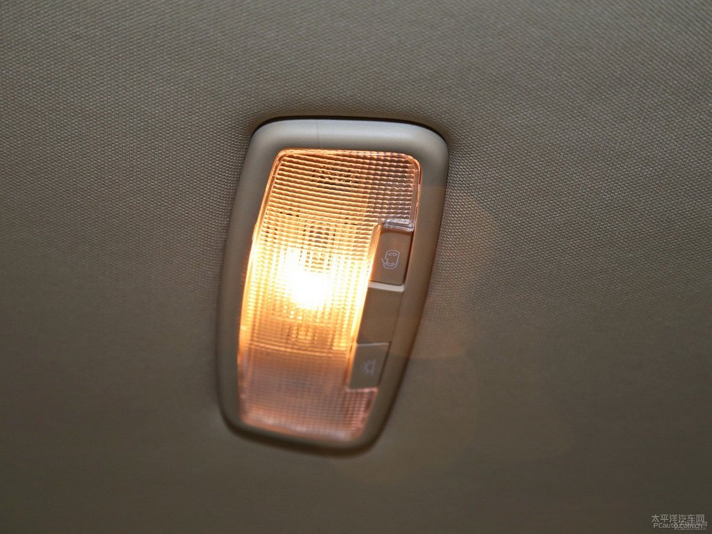 琥珀金寶駿730車廂內(nèi)飾圖片