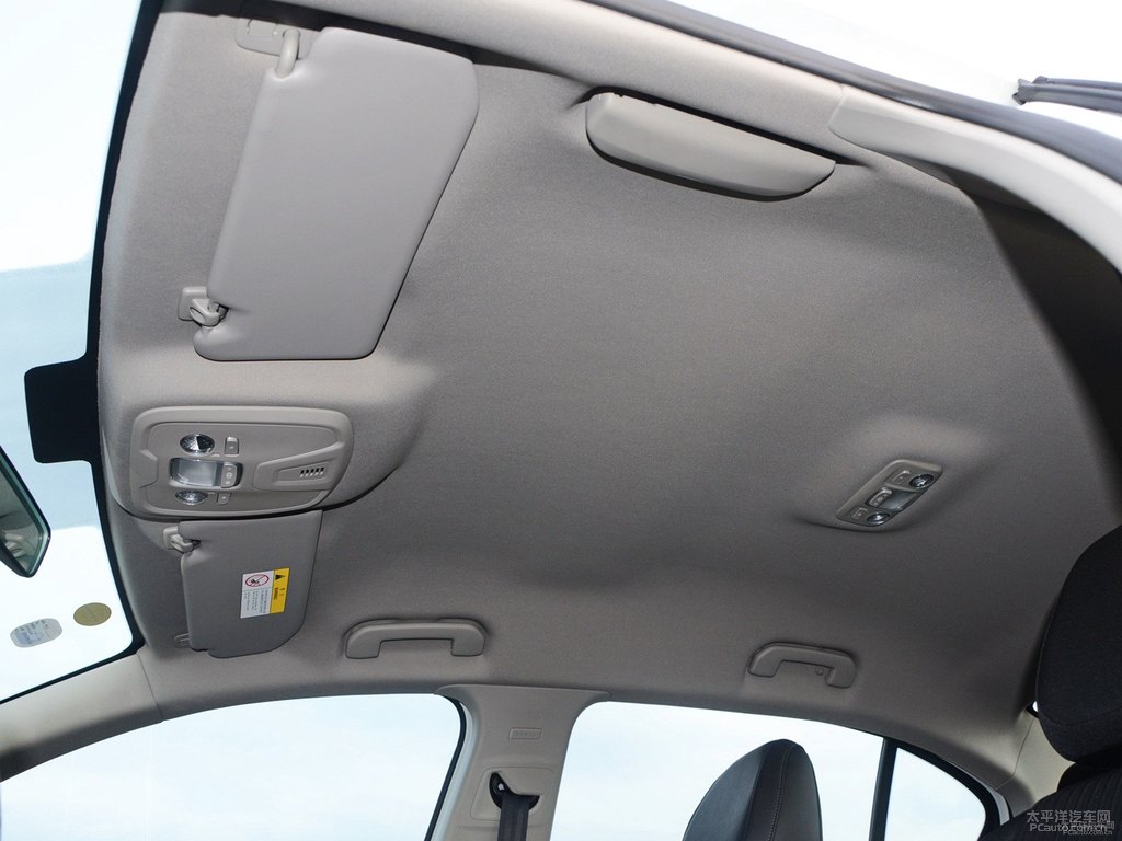 珠光白標(biāo)致408車廂內(nèi)飾圖片
