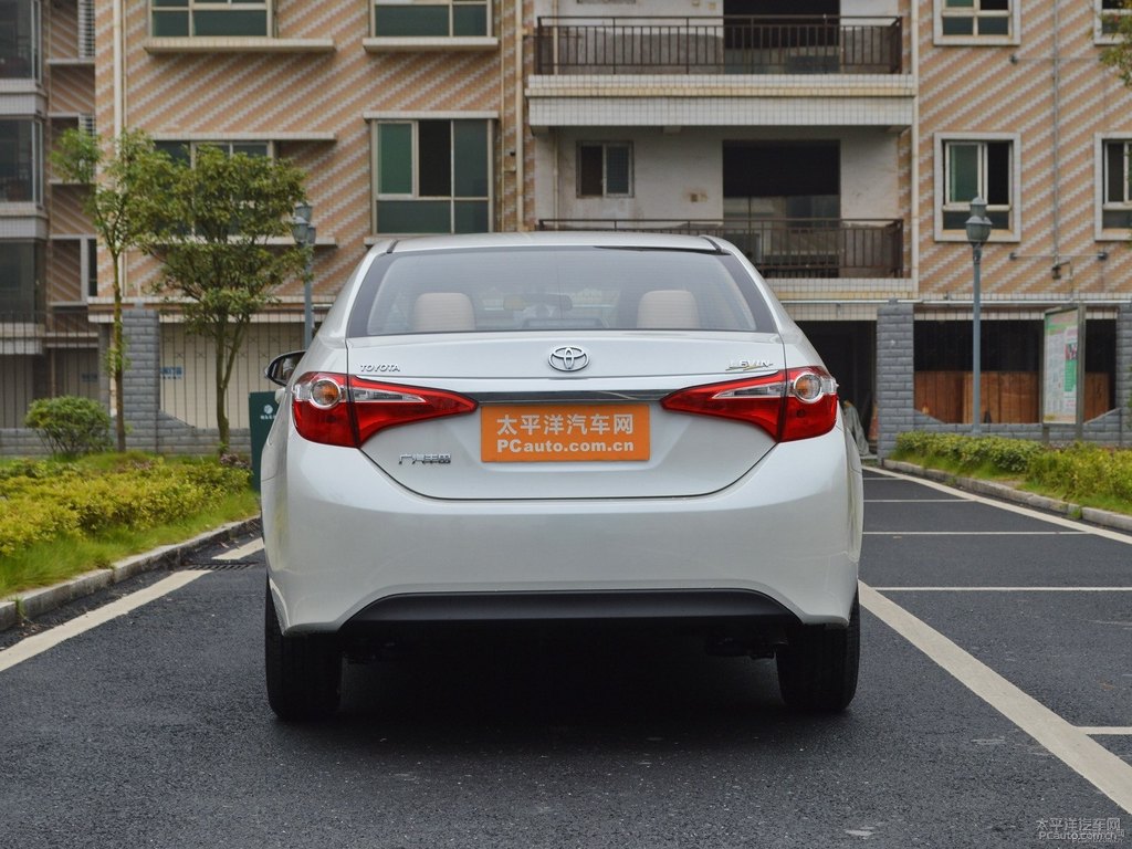 珍珠白雷凌整車外觀外觀圖片