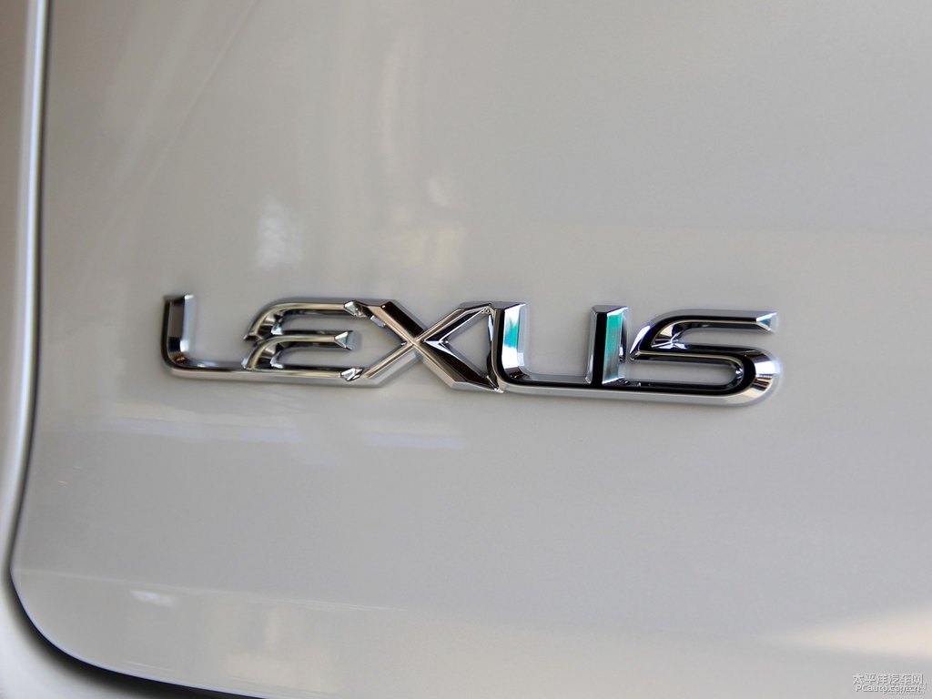 超音速石英白雷克薩斯NX車尾外觀圖片