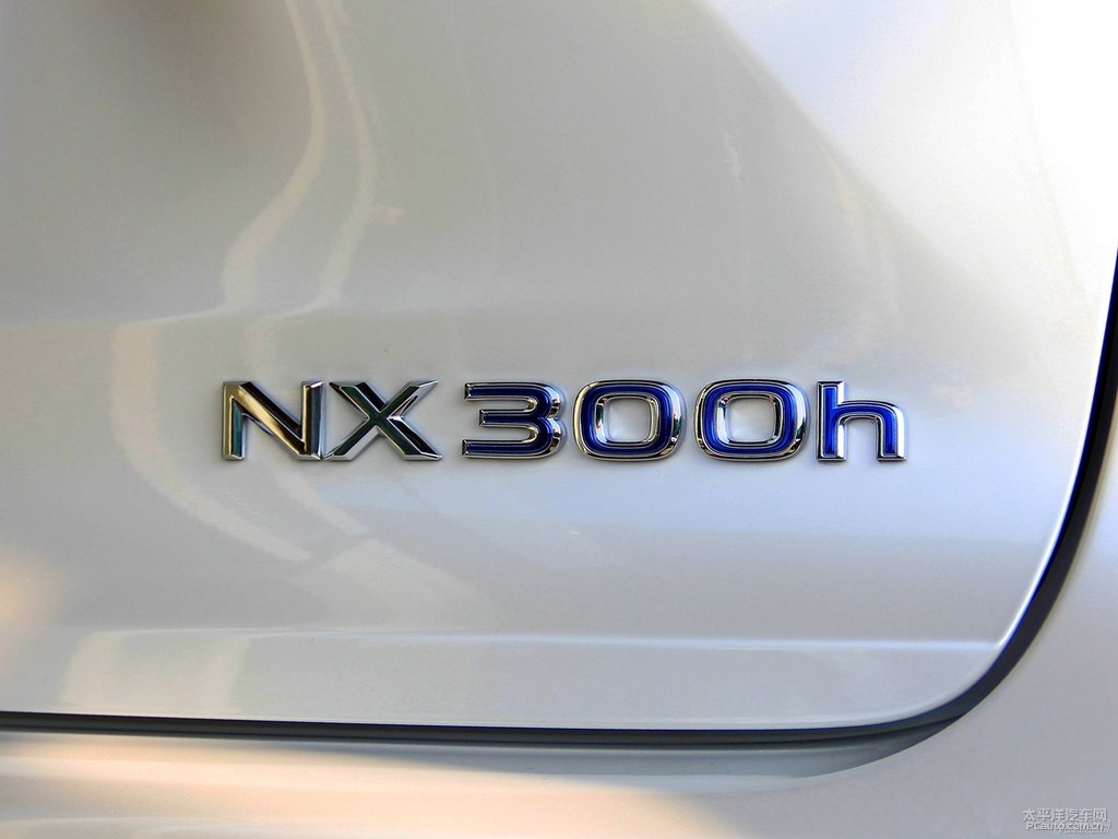 超音速石英白雷克薩斯NX車尾外觀圖片