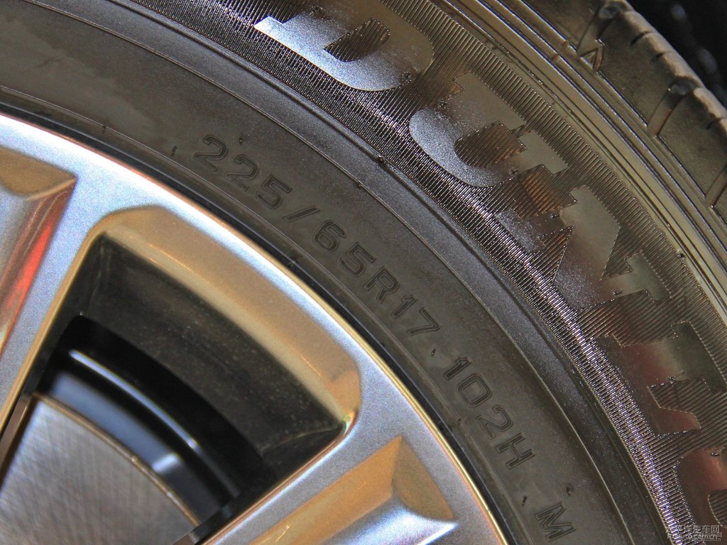 超音速石英白雷克薩斯NX車身外觀圖片
