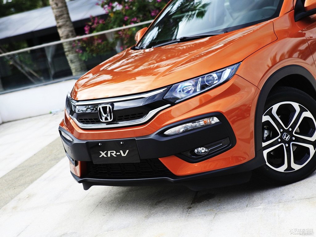 琥珀橙本田XR-V車頭外觀圖片