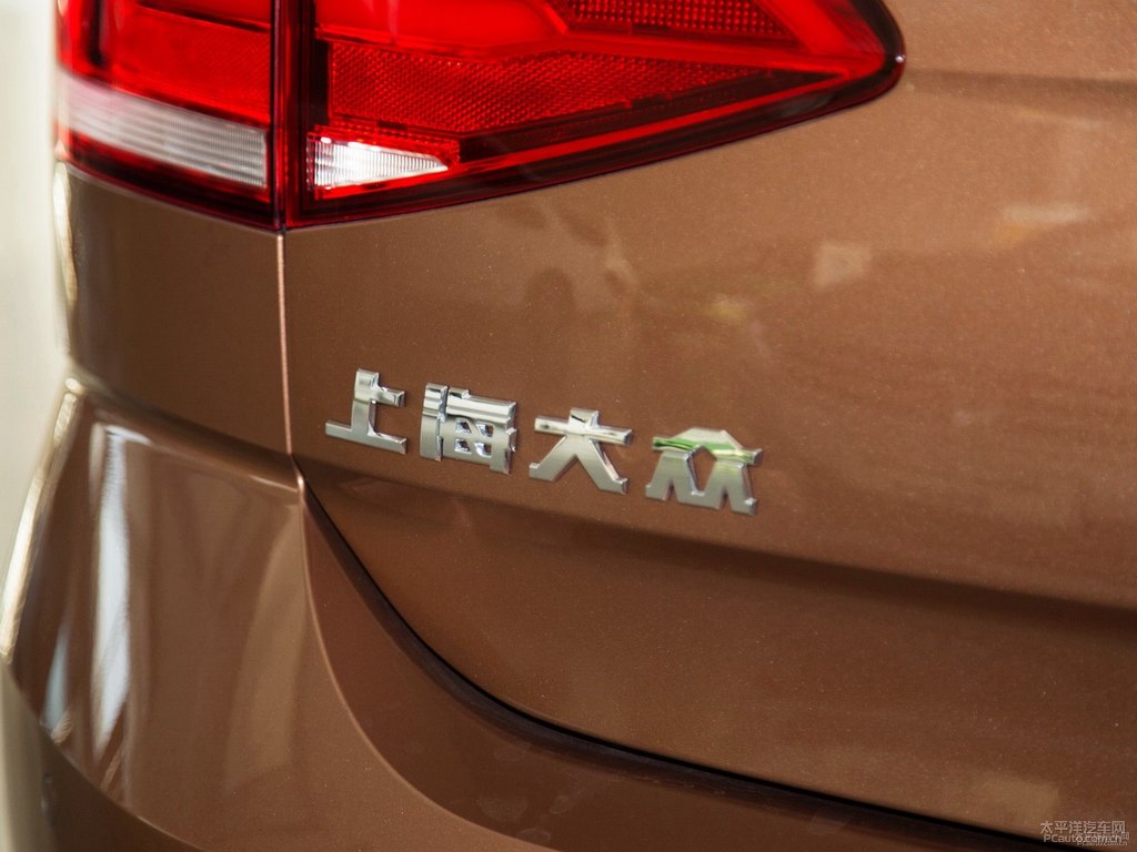 炫目金凌渡車尾外觀圖片