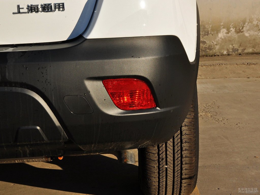 雪域白昂科拉車尾外觀圖片