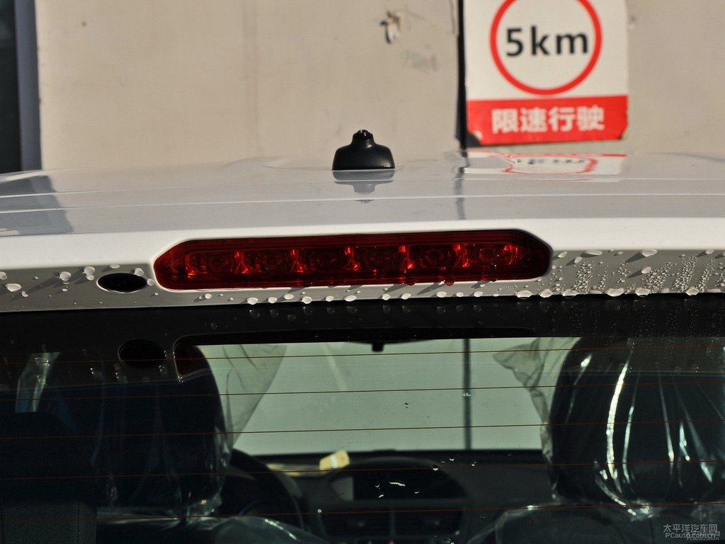 雪域白昂科拉車尾外觀圖片
