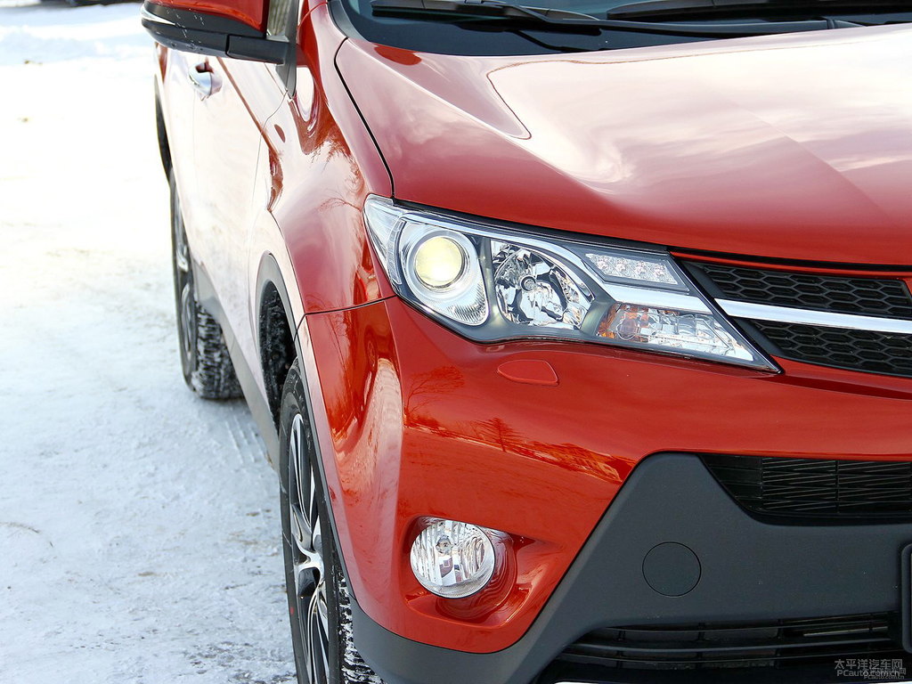 橙色RAV4榮放車頭外觀圖片