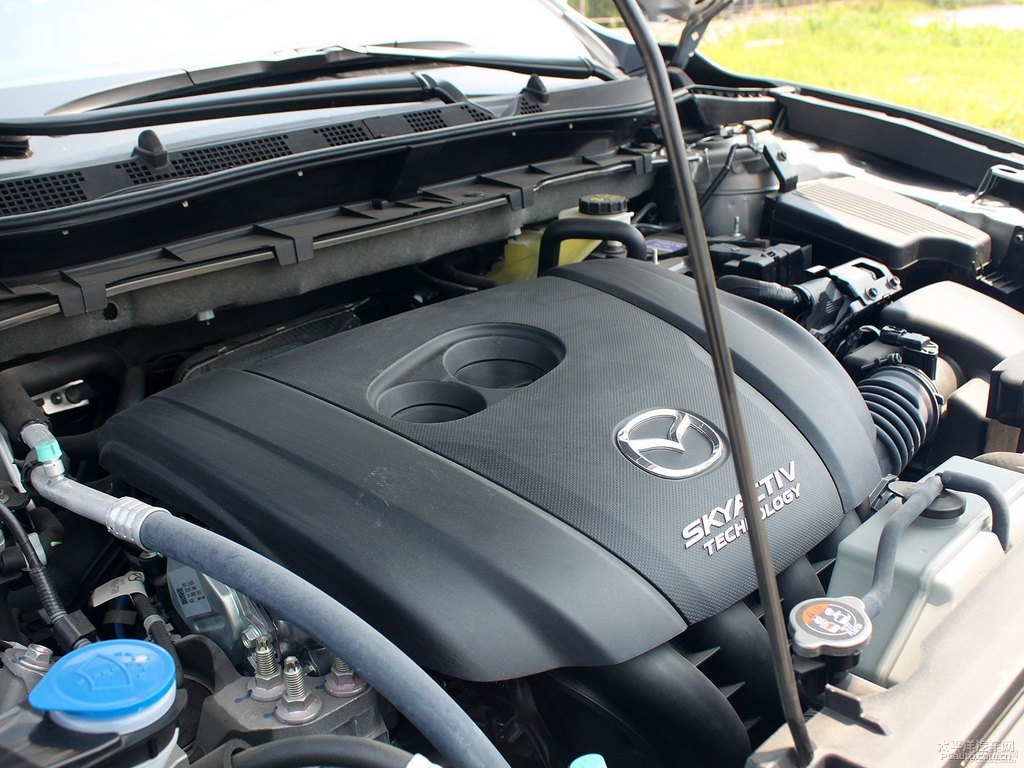 炫亮銀馬自達(dá)CX-5發(fā)動機(jī)其它細(xì)節(jié)圖片