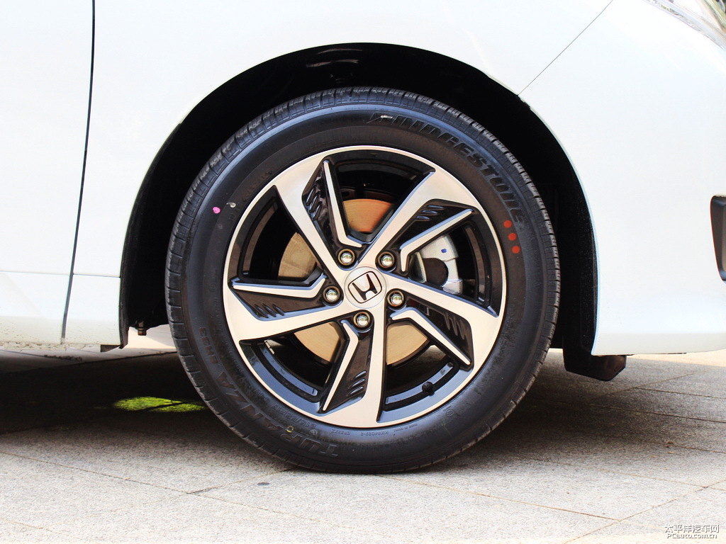 珍珠白奧德賽車身外觀圖片