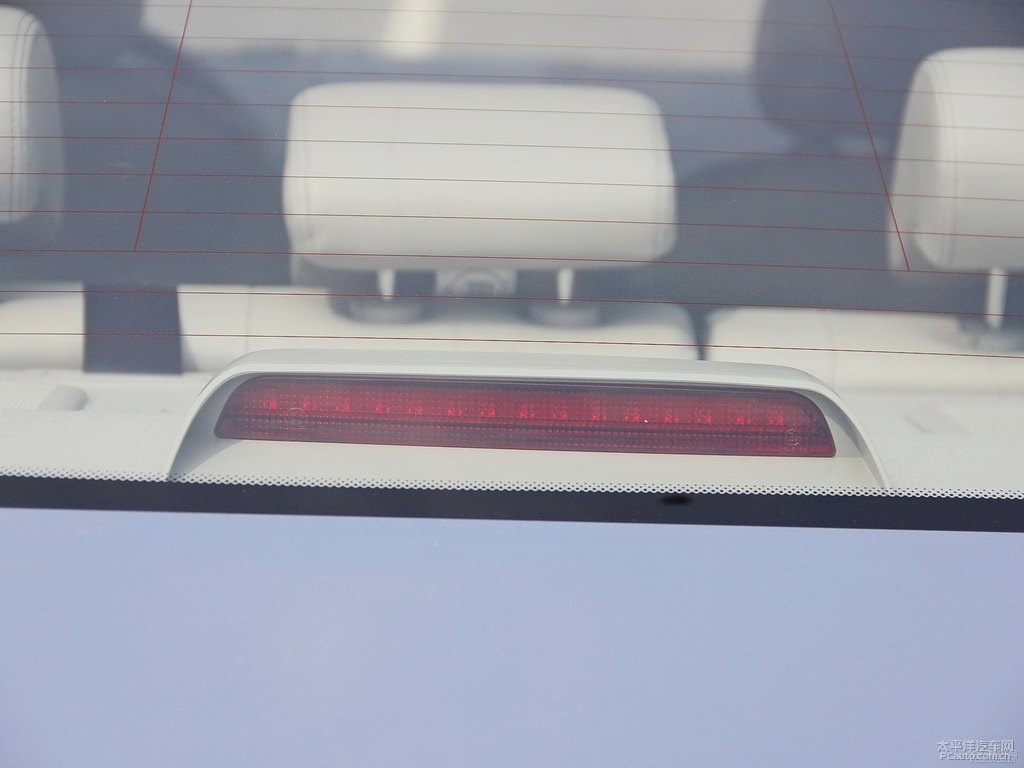 海洋藍新帝豪車尾外觀圖片