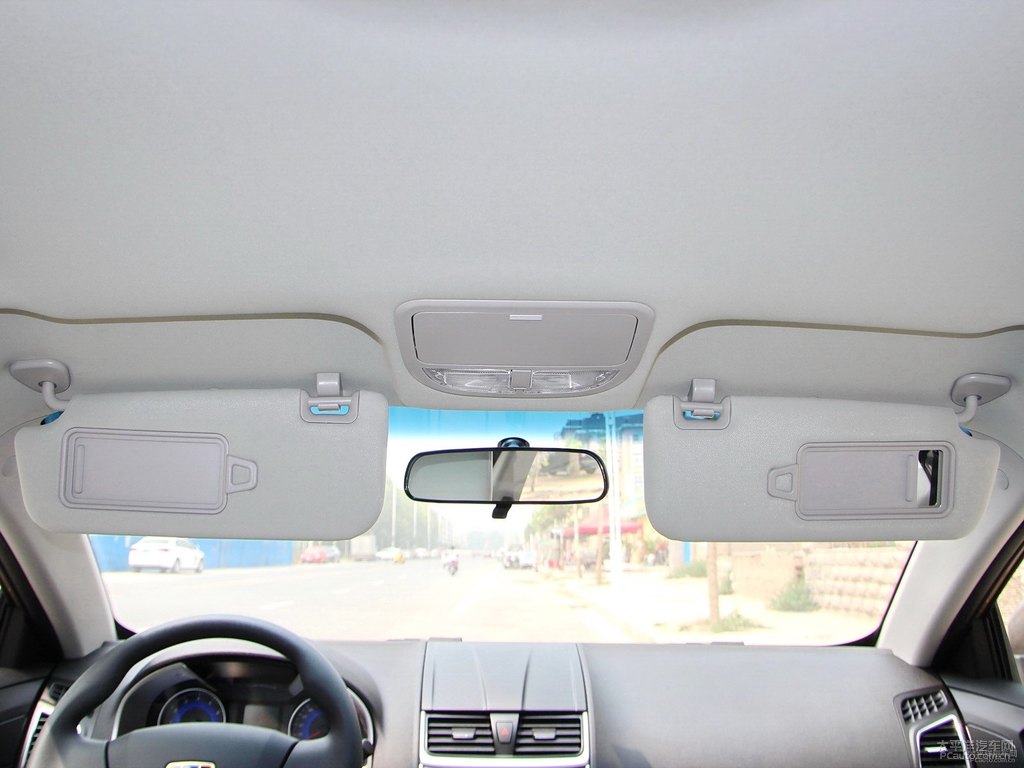 琥珀金新帝豪車廂內(nèi)飾圖片