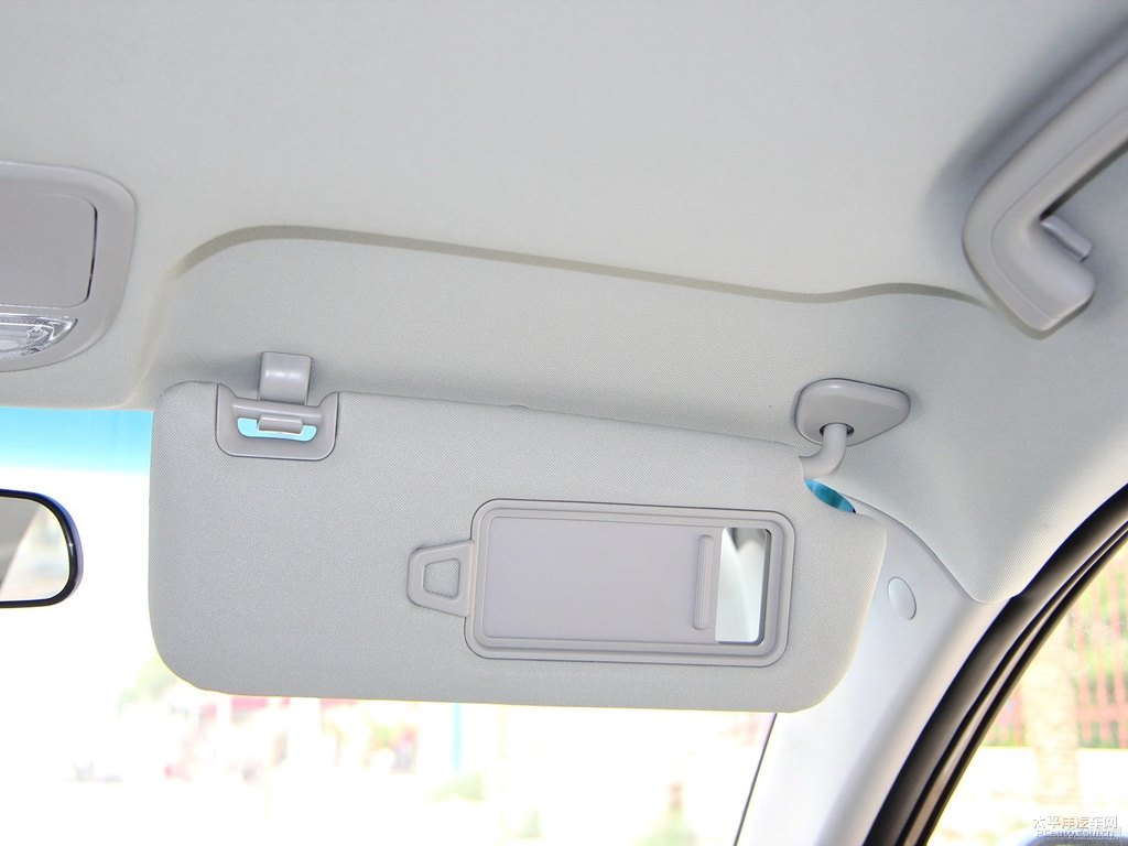 琥珀金新帝豪車廂內(nèi)飾圖片