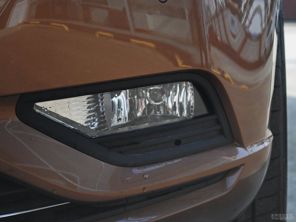 炫目金凌渡車頭外觀圖片