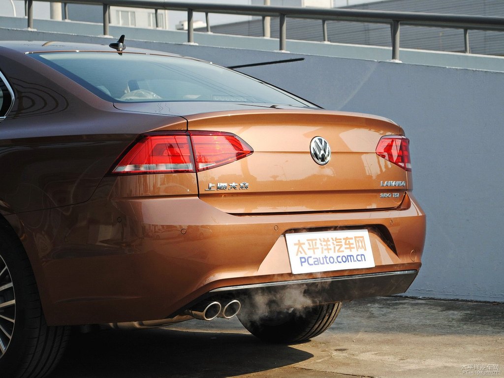 炫目金凌渡車尾外觀圖片