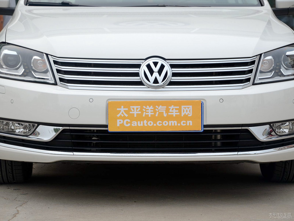 糖果白邁騰車頭外觀圖片