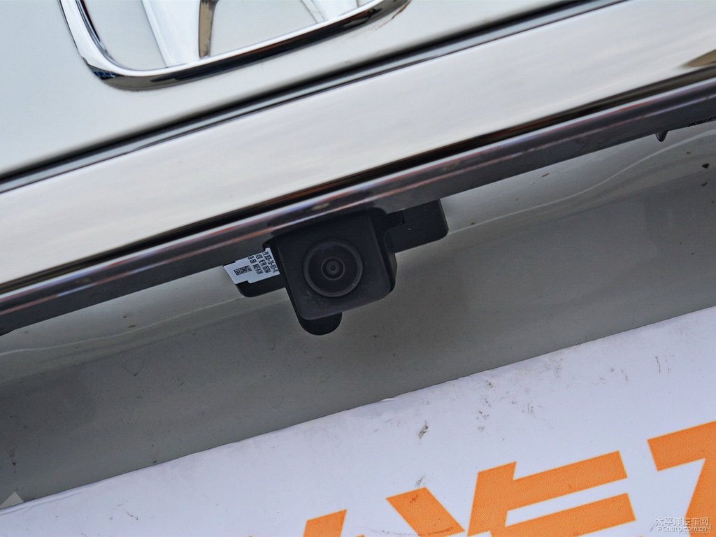 塔夫綢白思域車尾外觀圖片