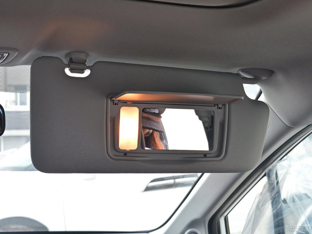 塔夫綢白思域車廂內(nèi)飾圖片