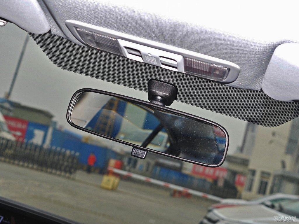 塔夫綢白思域車廂內(nèi)飾圖片