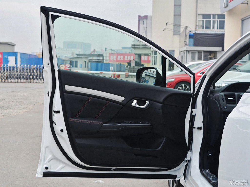 塔夫綢白思域車廂內(nèi)飾圖片