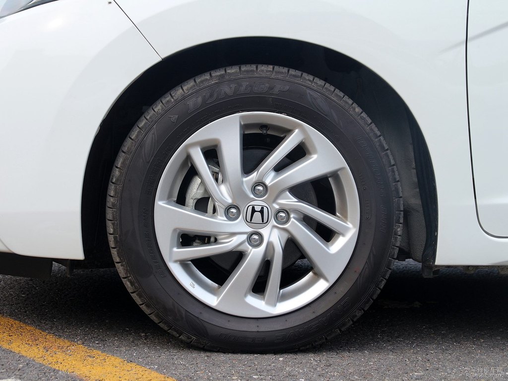 塔夫綢白飛度車(chē)身外觀圖片