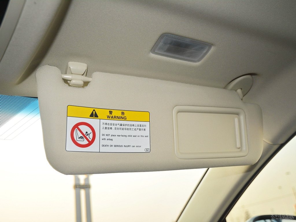 超音速鈦銀雷克薩斯NX車廂內(nèi)飾圖片